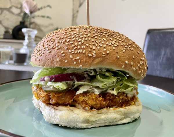 Ropogós bundás csirkés hamburger
