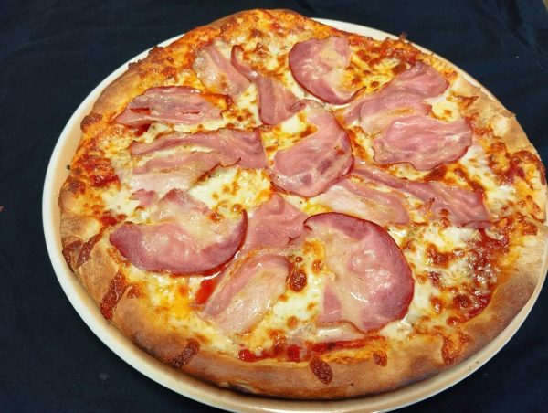 42. Extra húsos pizza 22 cm fehérlisztes